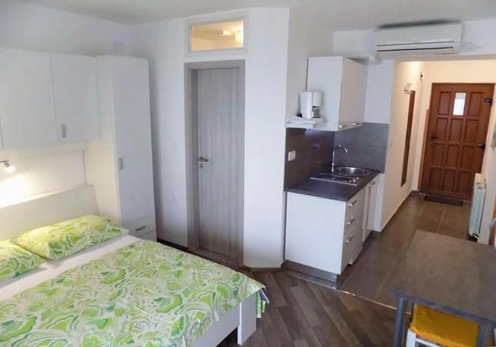 Studio Moscenice 7689A Mošćenička Draga 0*,  Croácia